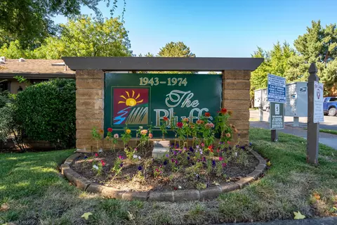 1924 Bechelli Ln, Redding, CA 96002