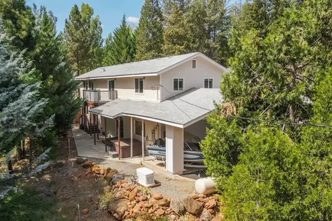 250 Mary Ave, Trinity Center, CA 96091 photo 2