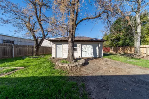 Exterior - 2330 Wilsey Dr, Redding, CA 96001 photo 2 of 4