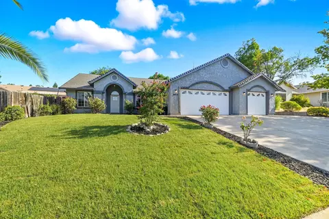4433 Trinity St, Shasta Lake, CA 96019
