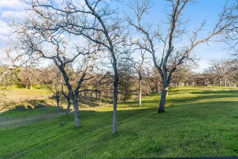 Exterior - 14860 Oak Knoll Dr, Red Bluff, CA 96080 photo 7 of 7