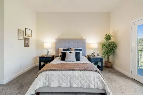 Bedroom - 14860 Oak Knoll Dr, Red Bluff, CA 96080 photo 1 of 10