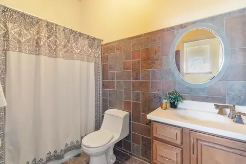 Bath - 14860 Oak Knoll Dr, Red Bluff, CA 96080 photo 7 of 7