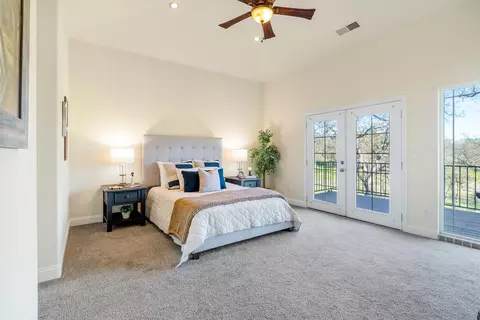 Bedroom - 14860 Oak Knoll Dr, Red Bluff, CA 96080 photo 3 of 10