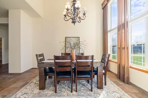 Dining - 14860 Oak Knoll Dr, Red Bluff, CA 96080 photo 2 of 2