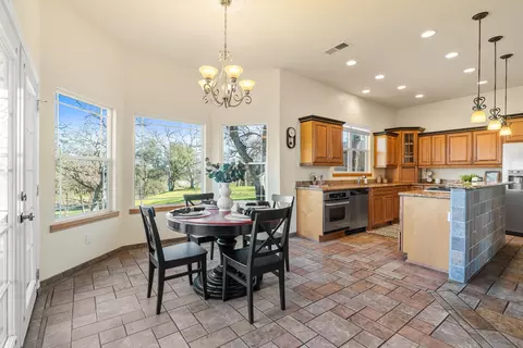 Dining - 14860 Oak Knoll Dr, Red Bluff, CA 96080 photo 1 of 2