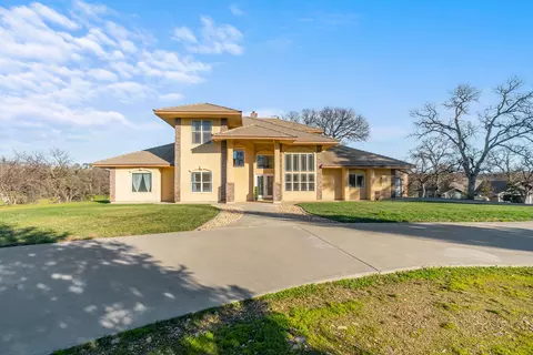 Exterior - 14860 Oak Knoll Dr, Red Bluff, CA 96080 photo 5 of 7