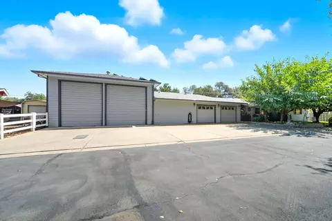 20260 River Valley Dr, Anderson, CA 96007