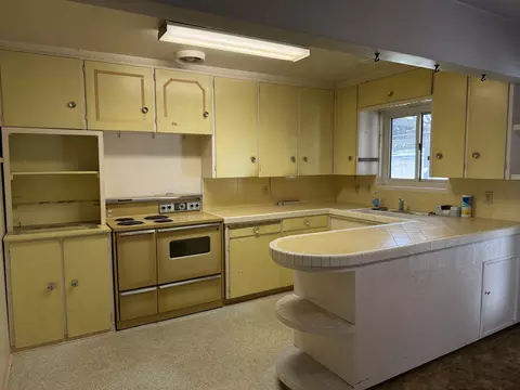 2430 N Bonnyview Rd, Redding, CA 96001 photo 6