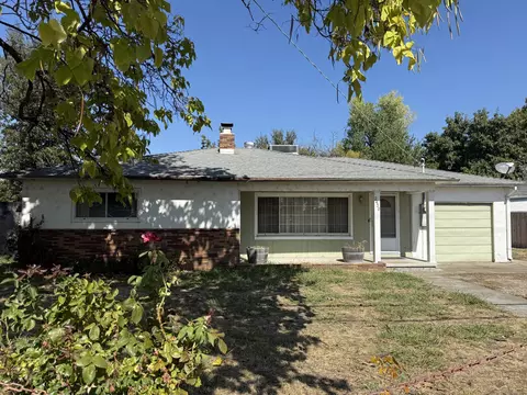 2430 N Bonnyview Rd, Redding, CA 96001