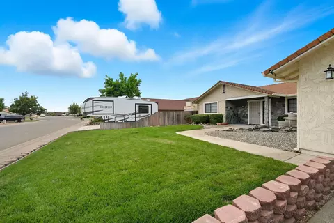 11426 Menlo Way, Redding, CA 96003 photo 3