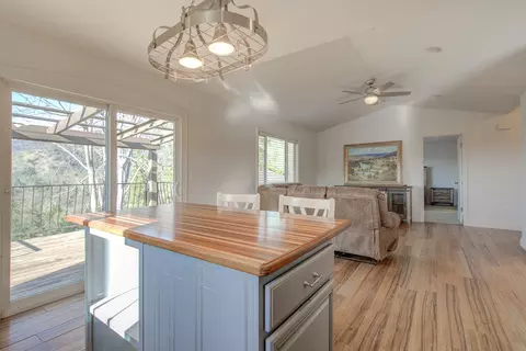 22212 Loop Dr, Redding, CA 96003 photo 16