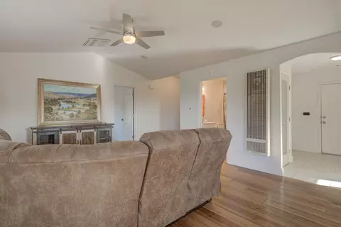 22212 Loop Dr, Redding, CA 96003 photo 13