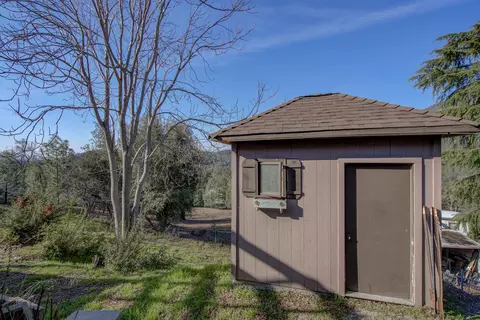 22212 Loop Dr, Redding, CA 96003 photo 41