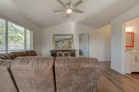 22212 Loop Dr, Redding, CA 96003 photo 12