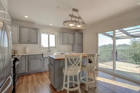 22212 Loop Dr, Redding, CA 96003 photo 18