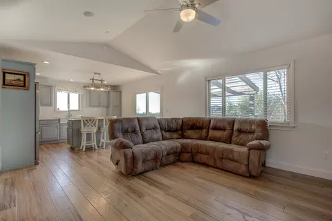 22212 Loop Dr, Redding, CA 96003 photo 10
