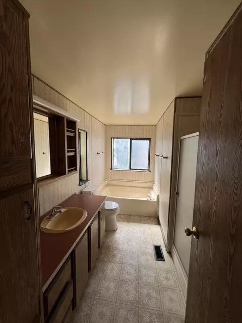 1401 Menomenee Ln, Redding, CA 96003 photo 7