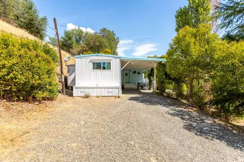 22072 Hidden Valley Dr, Redding, CA 96003