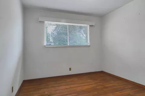 Bedroom - 2541 Center Waverly Ave, Redding, CA 96001 photo 4 of 7