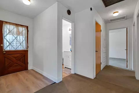 Entry Way - 2541 Center Waverly Ave, Redding, CA 96001 photo 3 of 4