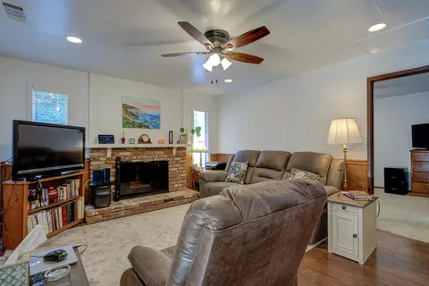 1825 Del Mar Ave, Redding, CA 96003 photo 5