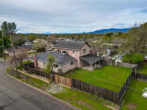 1208 Riviera Dr, Redding, CA 96001 photo 35
