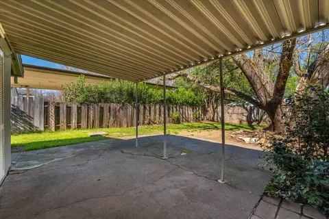 2165 Paris Ave, Redding, CA 96001 photo 21