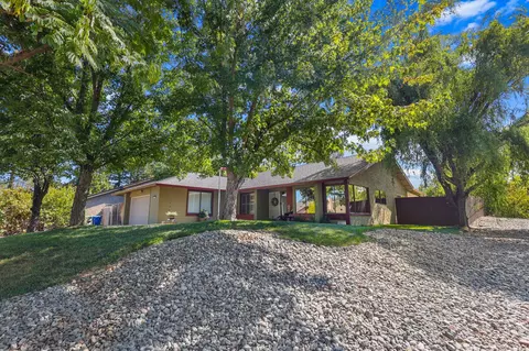 3897 Fujiyama Way, Redding, CA 96001 photo 4