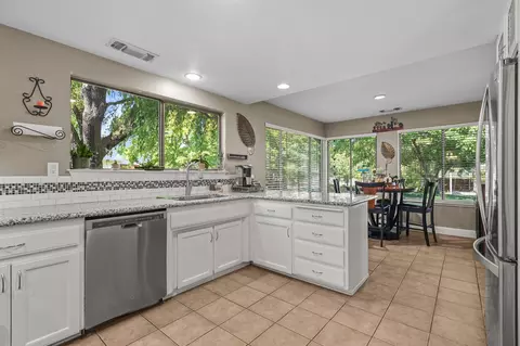 3897 Fujiyama Way, Redding, CA 96001 photo 9