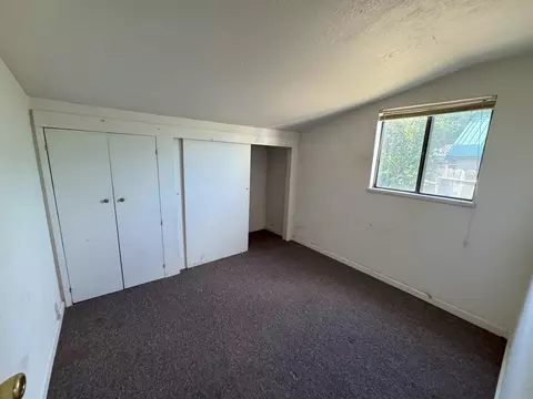 Bedroom - 25991 Cir Bell Rd, Fall River Mills, CA 96028 photo 10 of 13