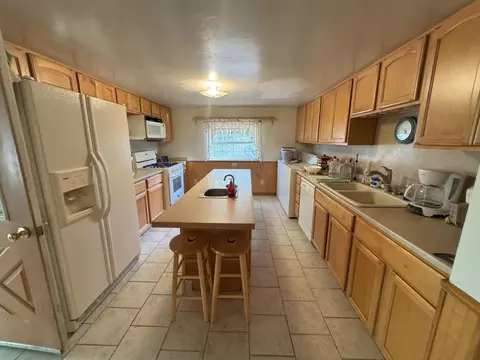 Kitchen - 25991 Cir Bell Rd, Fall River Mills, CA 96028 photo 2 of 5