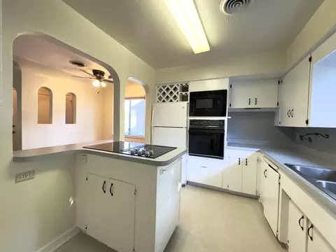 Kitchen - 1816 Garden Ave, Redding, CA 96001 photo 2 of 4