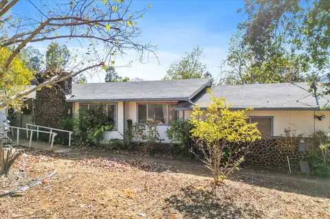14086 Old Oregon Trl, Redding, CA 96003 photo 2