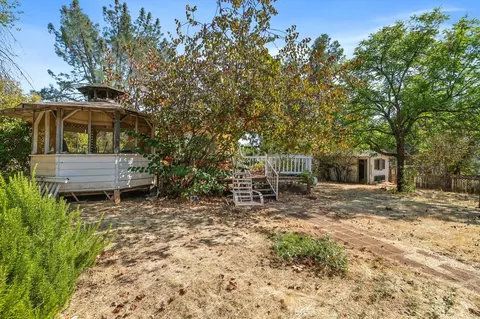 14086 Old Oregon Trl, Redding, CA 96003 photo 30