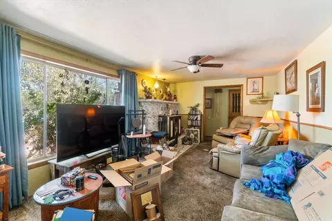 14086 Old Oregon Trl, Redding, CA 96003 photo 4