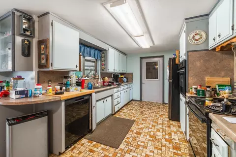14086 Old Oregon Trl, Redding, CA 96003 photo 11