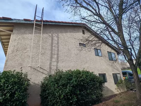 Exterior - 1313 Lancers Ln, Redding, CA 96003 photo 5 of 10