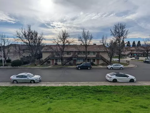 Exterior - 1313 Lancers Ln, Redding, CA 96003 photo 9 of 10