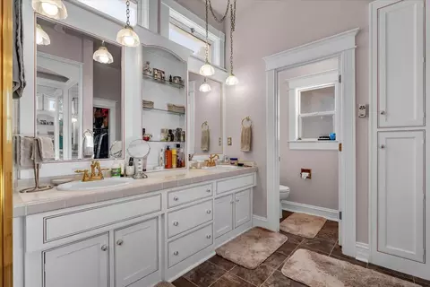 Bath - 18771 Drake Rd, Red Bluff, CA 96080 photo 3 of 6