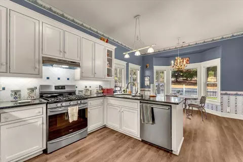 Kitchen - 18771 Drake Rd, Red Bluff, CA 96080 photo 2 of 4