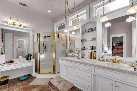 Bath - 18771 Drake Rd, Red Bluff, CA 96080 photo 1 of 6