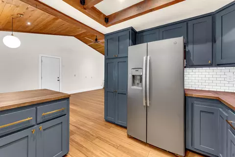 Kitchen - 8221 Placer Rd, Redding, CA 96001 photo 3 of 5