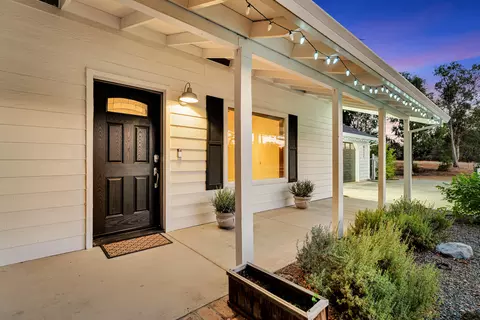 Exterior - 8221 Placer Rd, Redding, CA 96001 photo 2 of 6