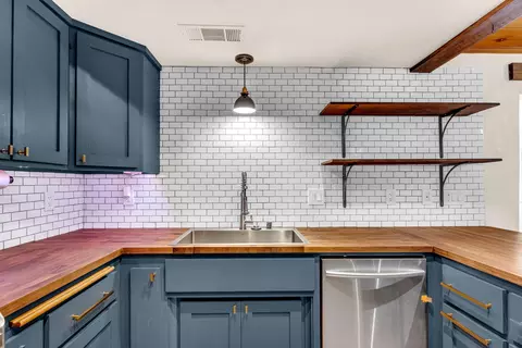Kitchen - 8221 Placer Rd, Redding, CA 96001 photo 5 of 5