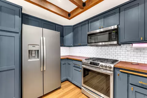 Kitchen - 8221 Placer Rd, Redding, CA 96001 photo 4 of 5