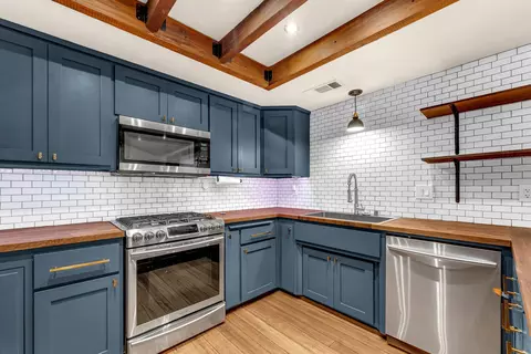 Kitchen - 8221 Placer Rd, Redding, CA 96001 photo 2 of 5