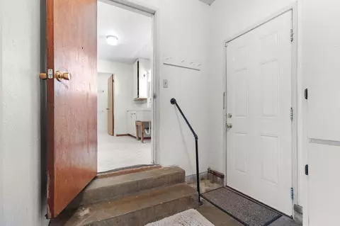 Entry Way - 21077 Dodson Ln, Anderson, CA 96007 photo 1 of 1