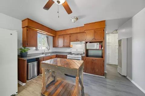 Kitchen - 17297 Lassen Ave, Anderson, CA 96007 photo 1 of 1