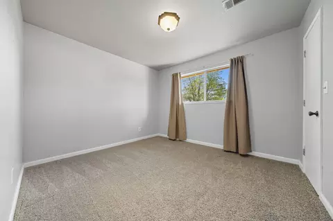 Bedroom - 17297 Lassen Ave, Anderson, CA 96007 photo 6 of 6